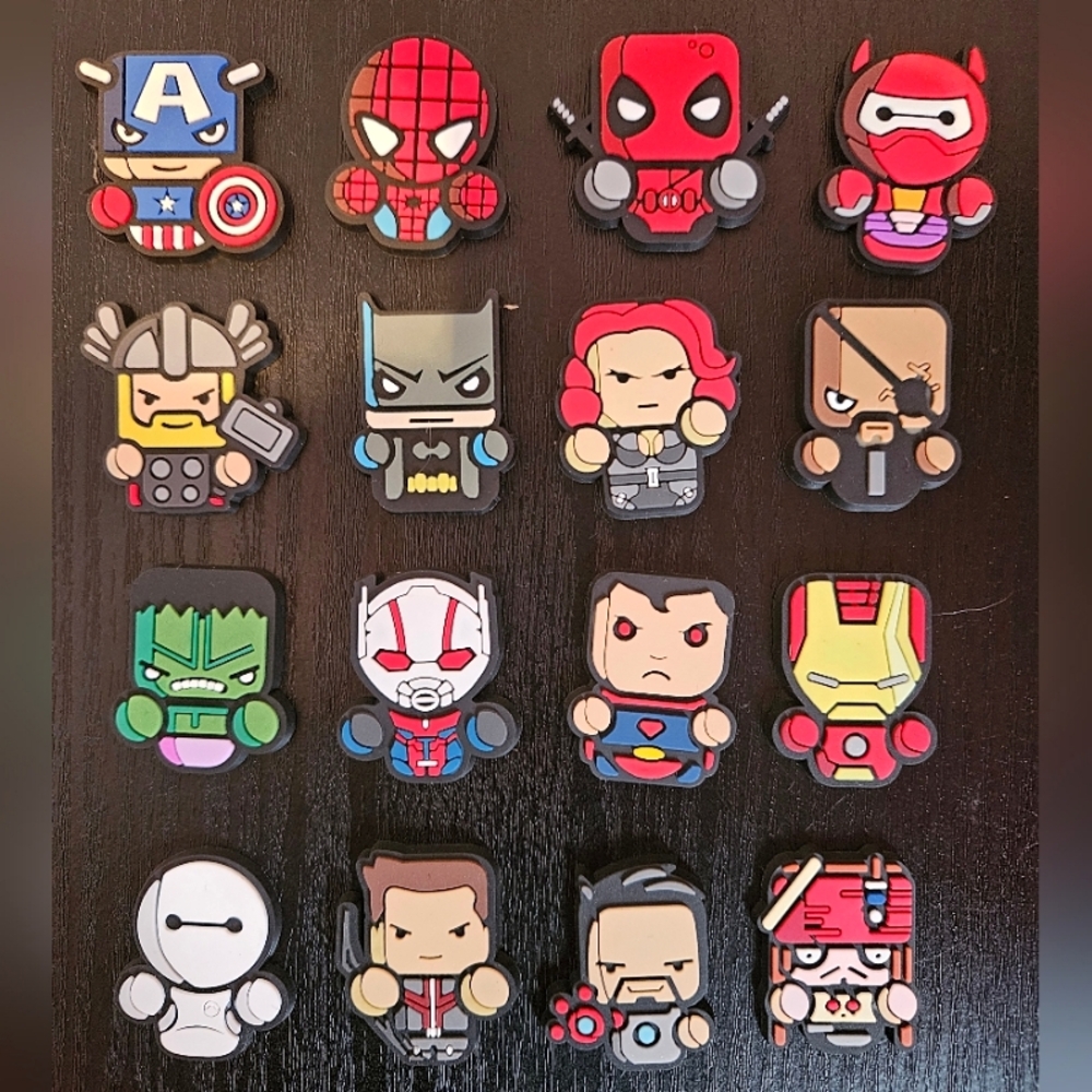 Rubber superhero craftโ figure lot (16)